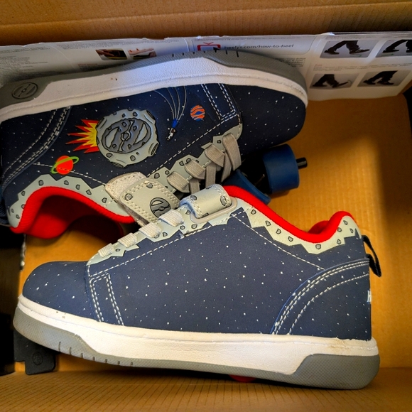 Children's heelies shoes - Picture 1 of 4